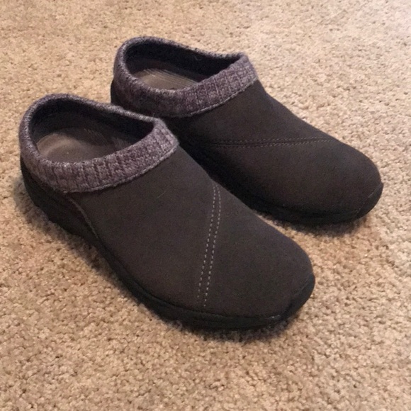 vionic slippers size 7